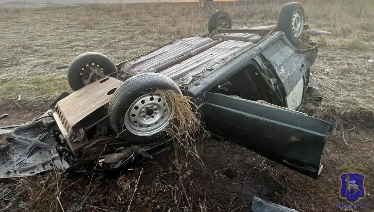 Сотрудники полиции работают на месте ДТП в Похвистневском районе Сотрудники полиции работают на месте ДТП в Похвистневском районе