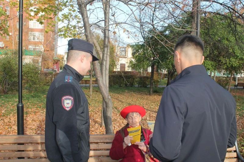 В Самарской области полицейские совместно со студентамиволонтёрами напомнили гражданам способы защиты от мошенников В Самарской области полицейские совместно со студентамиволонтёрами напомнили гражданам способы защиты от мошенников